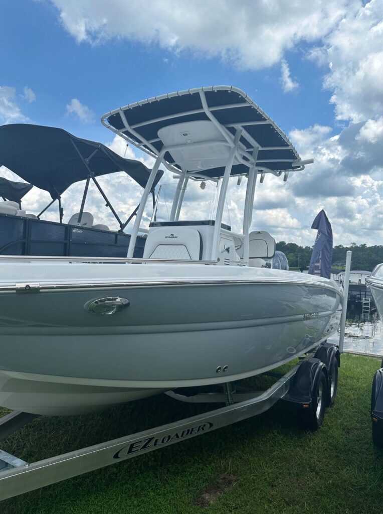 2025 STINGRAY 216CC YAMAHA F150XC EZ LOADER TRAILER Image 1